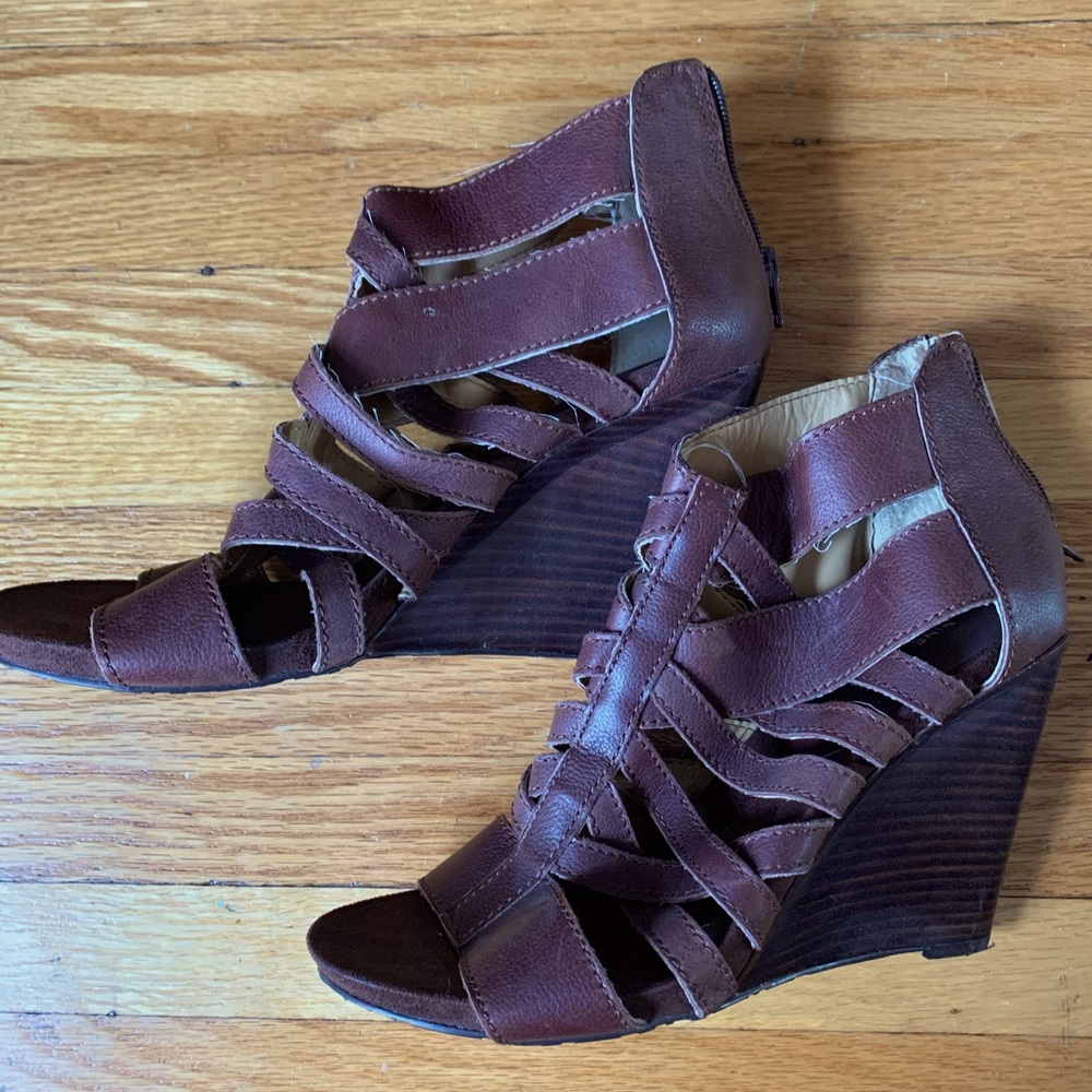 Nine West Leather Sandals with wedge heel. 🌺